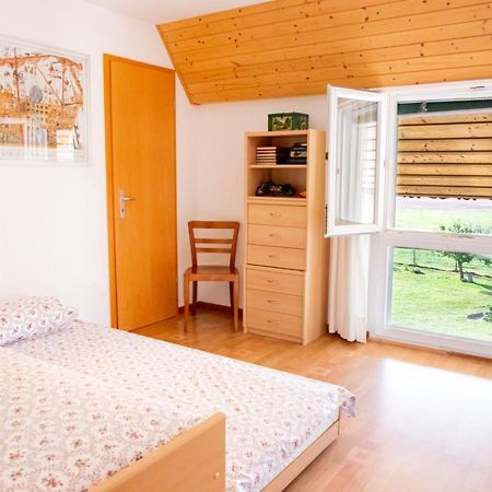 Вілла La Belle Ferme Cottens  Екстер'єр фото